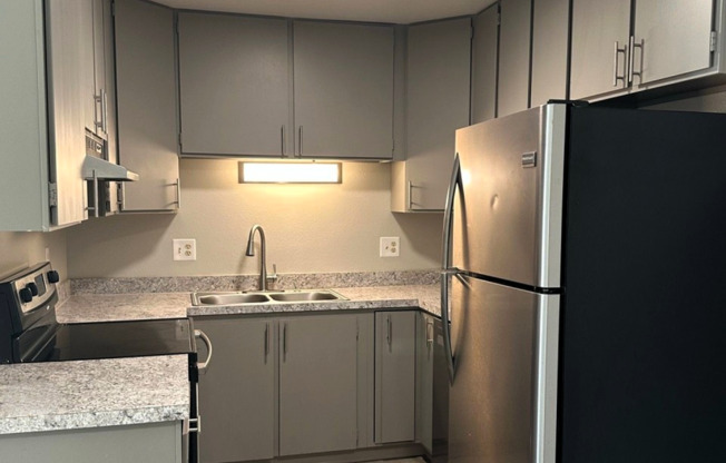 Florence @ 26th Ave 2 Bed | 1 bath - Central AC + In Unit Laundry