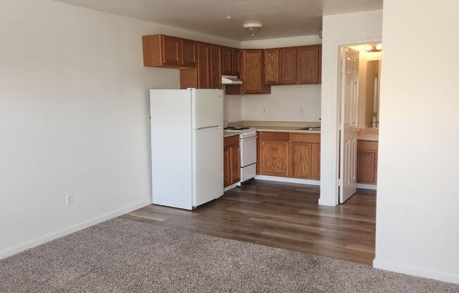 Studio, 1 bath, 375 sqft, $965, Unit 25