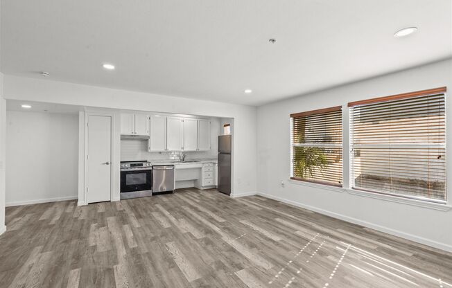 1 bed, 1 bath, 595 sqft, $1,350, Unit #163