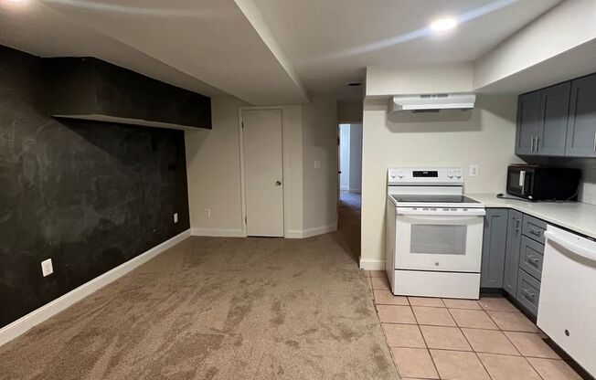 Private Entry 1 Bedroom Apartment