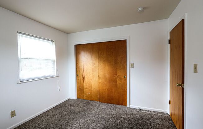 2800 2947 RAVENSWOOD DR