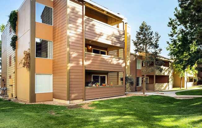 Resident Exterior with Balcony at Bonterra Lakeside Apartments, Colorado Springs