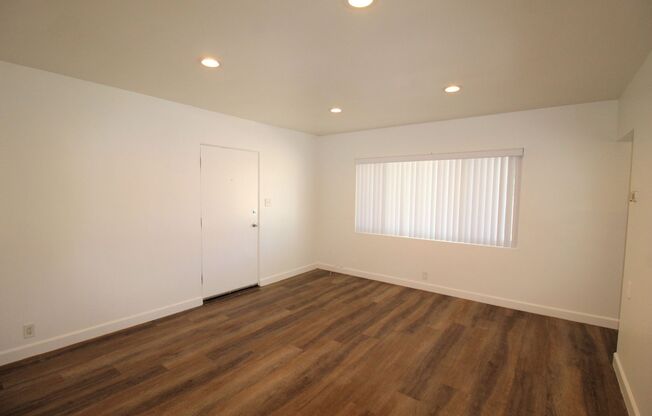 2 beds, 1 bath, $2,400, Unit 1 College Drive