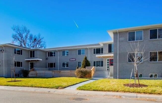 2 beds, 1 bath, 900 sqft, $1,350