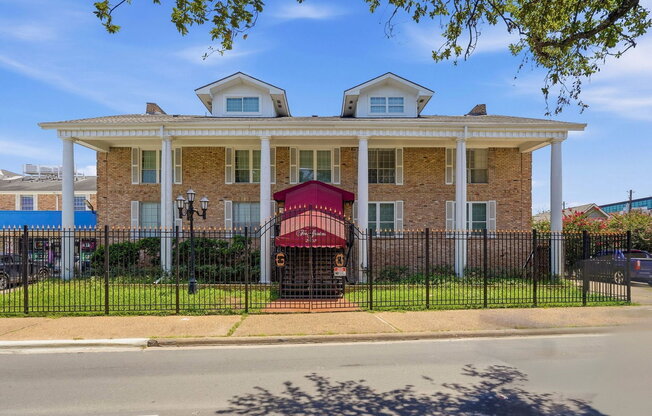2507 Montrose Blvd