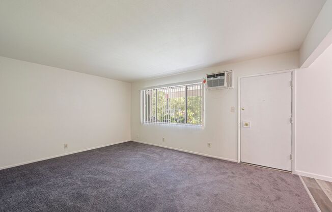 1372-1376 Creekside Dr.