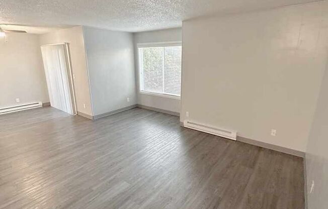 2 beds, 1 bath, 700 sqft, $1,625, Unit B10