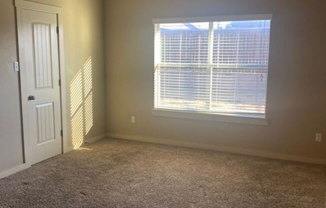 2 beds, 2 baths, 1,233 sqft, $1,295