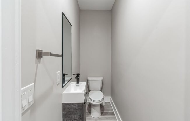 1 bed, 1.5 baths, 1,075 sqft, $1,695, Unit B3-U4