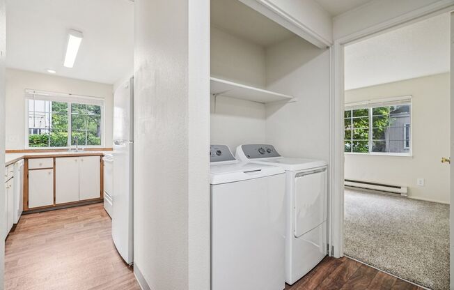 2 beds, 2 baths, 900 sqft, $1,695, Unit L090