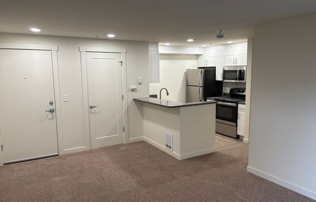 1 bed, 1 bath, 628 sqft, $1,895, Unit 412