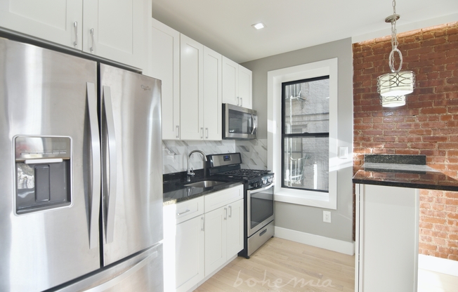 304 W 151st St