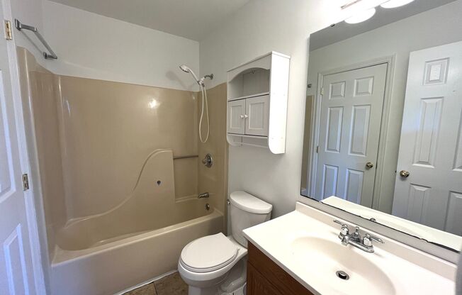 2 beds, 2 baths, $1,295, Unit UNIT 19