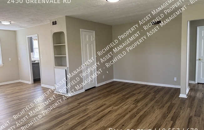 2450 GREENVALE RD