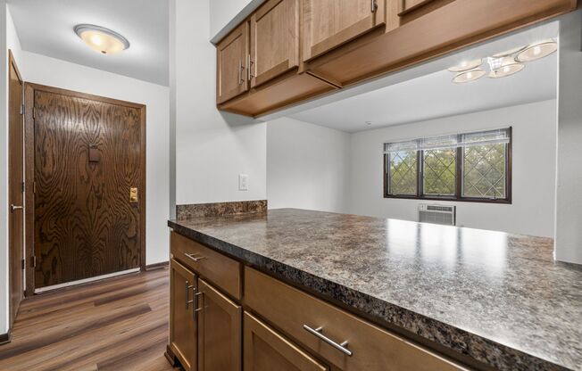 Studio, 1 bath, $989, Unit 81