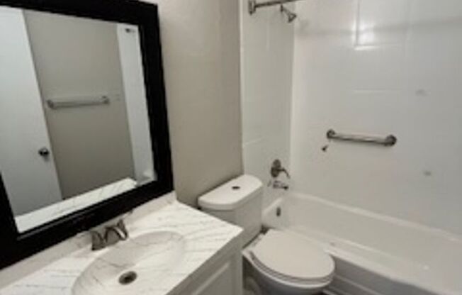 2 beds, 1 bath, 800 sqft, $1,440, Unit 1809-105
