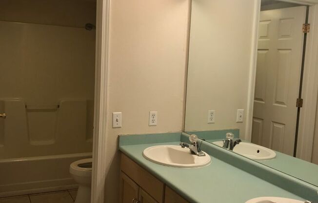 1 bed, 1 bath, $825