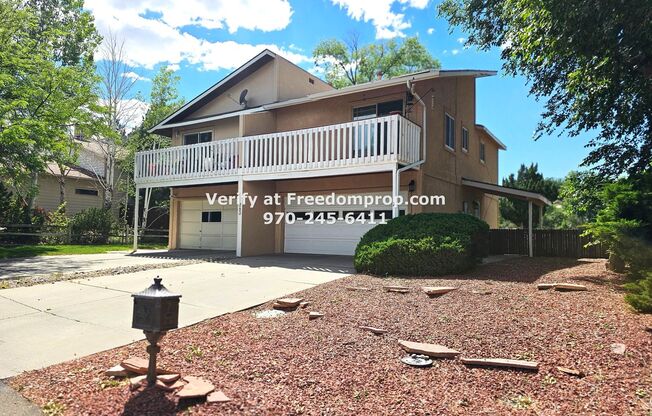 Great 2 bedroom 1.5 bath Duplex on the Redlands