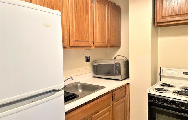 1 bed, 1 bath, 700 sqft, $1,750, Unit 418-1002