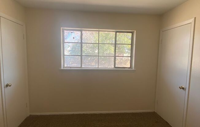 3 beds, 1 bath, $1,300