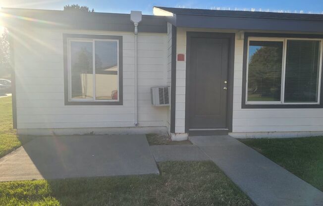 2 beds, 1 bath, 695 sqft, $1,250, Unit 505 D2