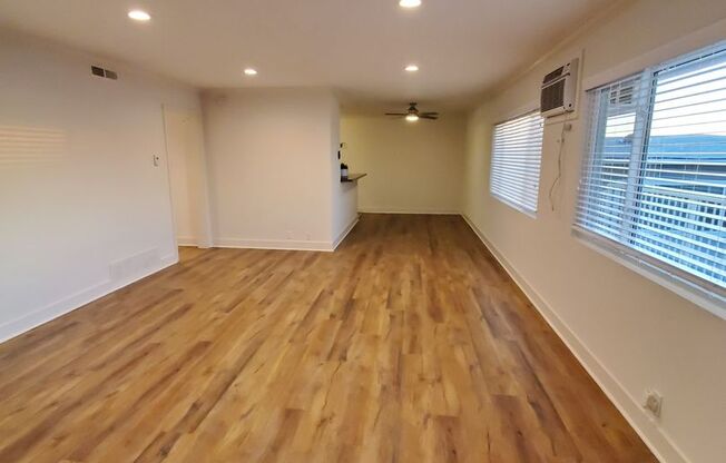 2 beds, 1 bath, 1,000 sqft, $3,095, Unit 04