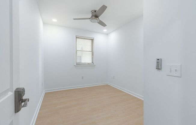 3 beds, 2 baths, 150 sqft, $1,975, Unit 1409-304