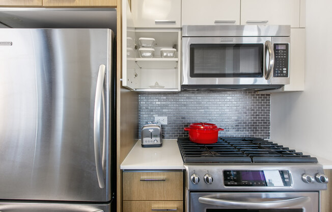 2 beds, 2 baths, 1,100 sqft, $8,950, Unit 32E