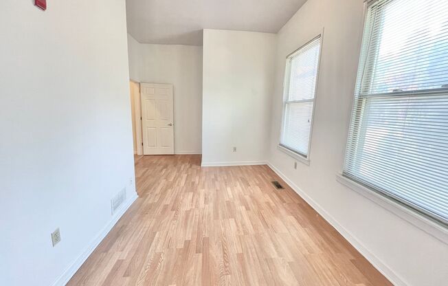 2 beds, 1 bath, $1,395, Unit 1728-01