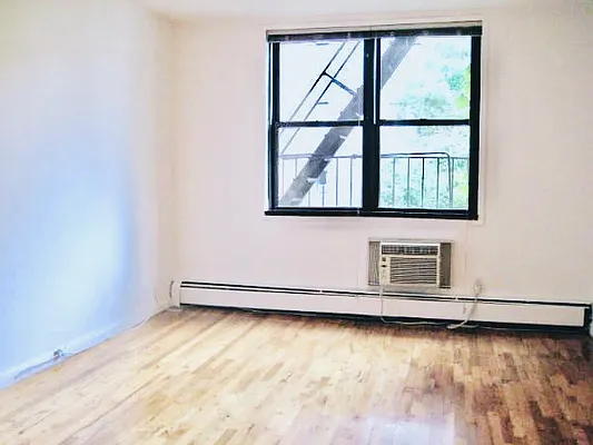 229 E 29 ST