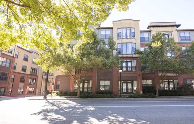 2bd/2Ba Midtown Condo Perfect for Roommates w/ Pool and Gym!