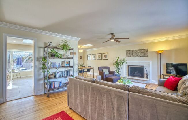 Stunning & Spacious South Boulder Home ***AVAILABLE 11/30, NO PRE-LEASING!***