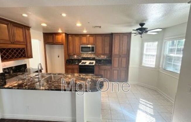 13723 BERKELEY CT
