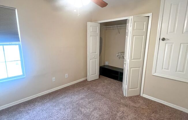 MOVE IN MAY-Water & electricity included 1x1 above garage apartment!! Full kitchen & bathroom!! Washer & dryer! Separate entrance in back!