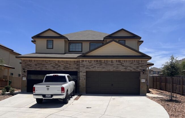 Move-In Ready Luxury Duplex in Converse!