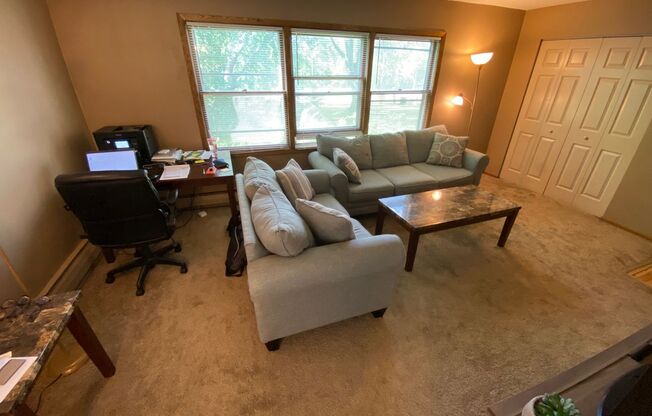 2 beds, 1 bath, 800 sqft, $1,197, Unit 1