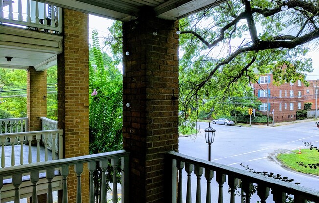 3 beds, 2 baths, $2,050, Unit Apt. 03