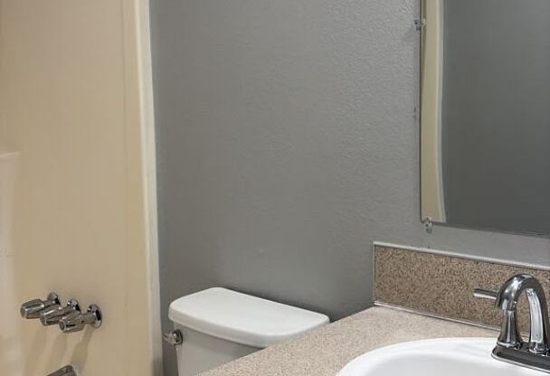 2 beds, 1 bath, 695 sqft, $1,265, Unit 505 B5