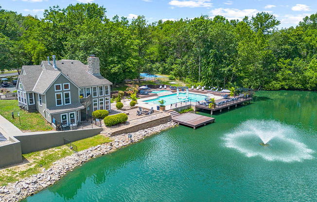 lake at apartment community in Kansas City