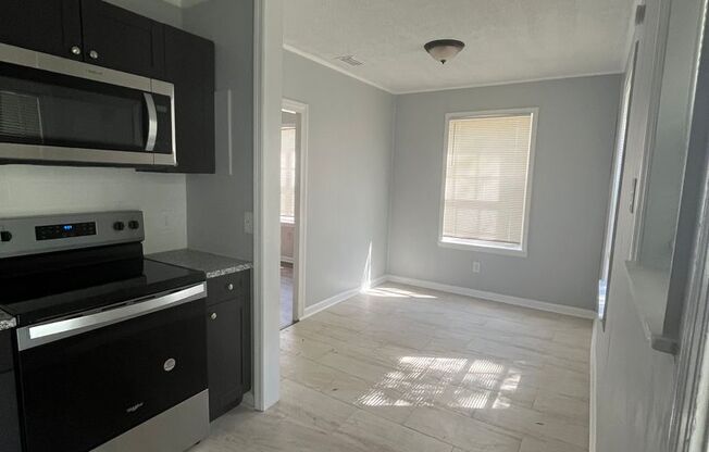 3 beds, 1 bath, $1,225