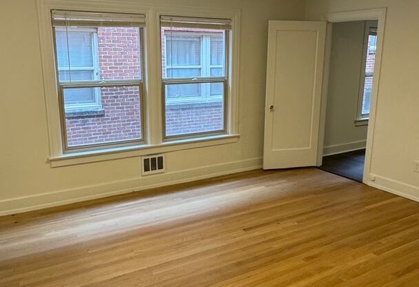 1 bed, 1 bath, 425 sqft, $1,920, Unit 303