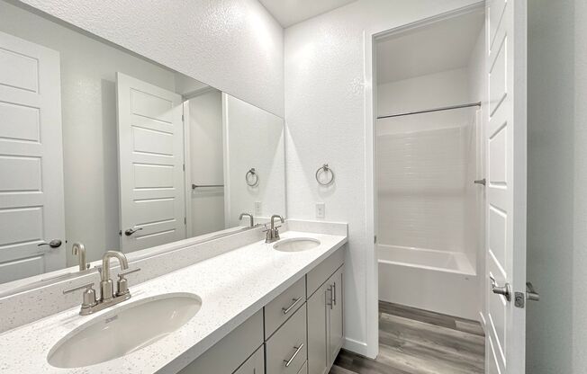 5 beds, 3 baths, $2,795