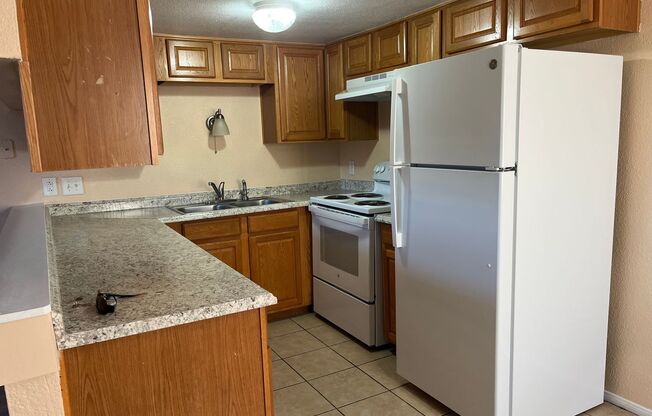 2 beds, 1 bath, $1,250, Unit Unit #D