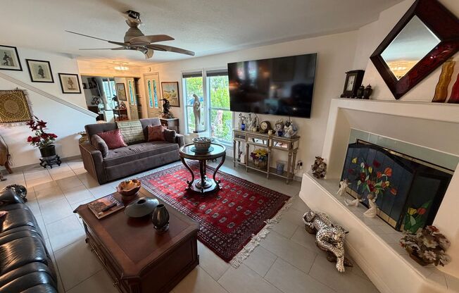 ROOMS FOR RENT in Tastefully Decorated Southwestern-Style Home