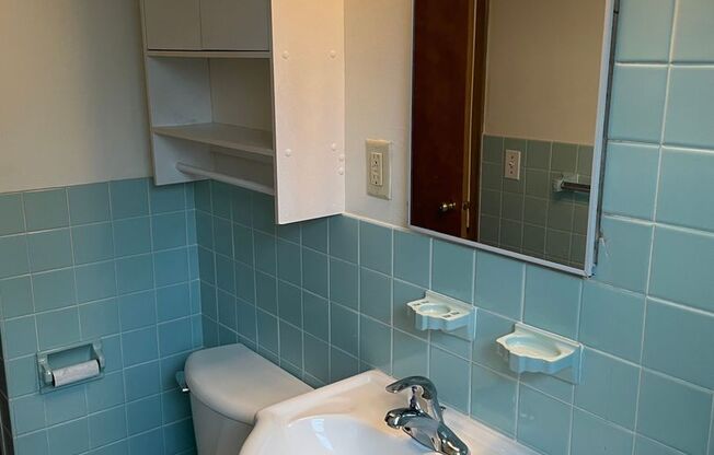 Studio, 1 bath, $895, Unit 3