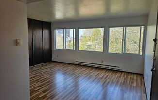 Lancer Apartments: Leasing Specials! Beautiful Mid-Century Units in West Seattle