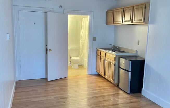 Studio, 1 bath, $2,195, Unit 13