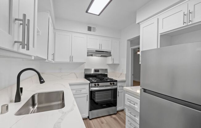 1 bed, 1 bath, 660 sqft, $1,575, Unit 136