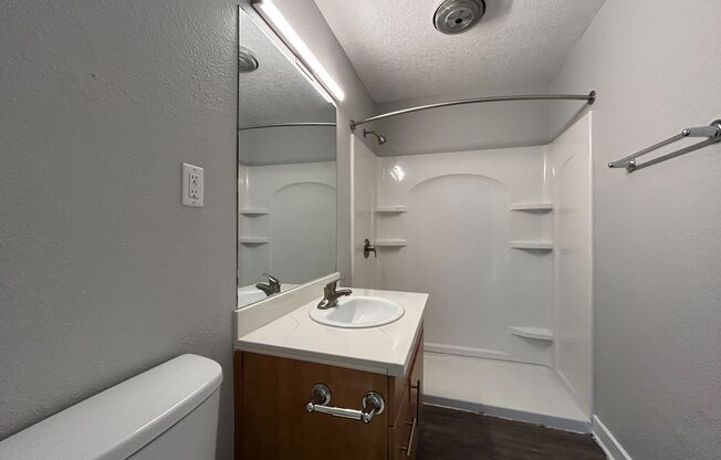 2 beds, 1 bath, 950 sqft, $2,895, Unit 4720-22