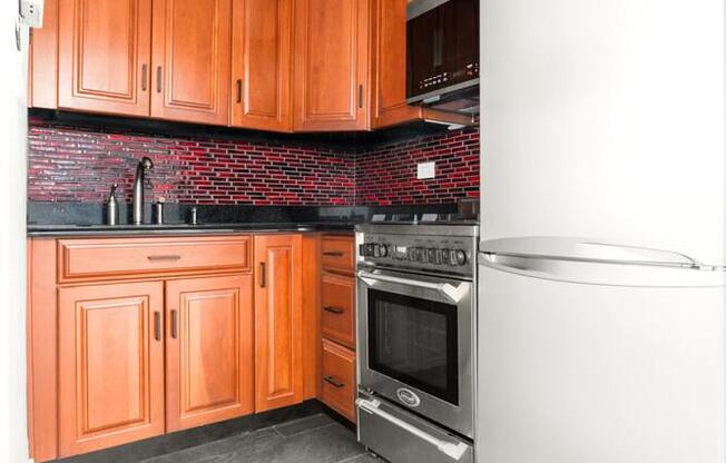 Studio, 1 bath, 470 sqft, $3,300, Unit 8A